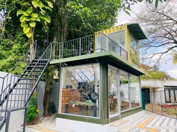 Boutique Glass Villa & Showroom